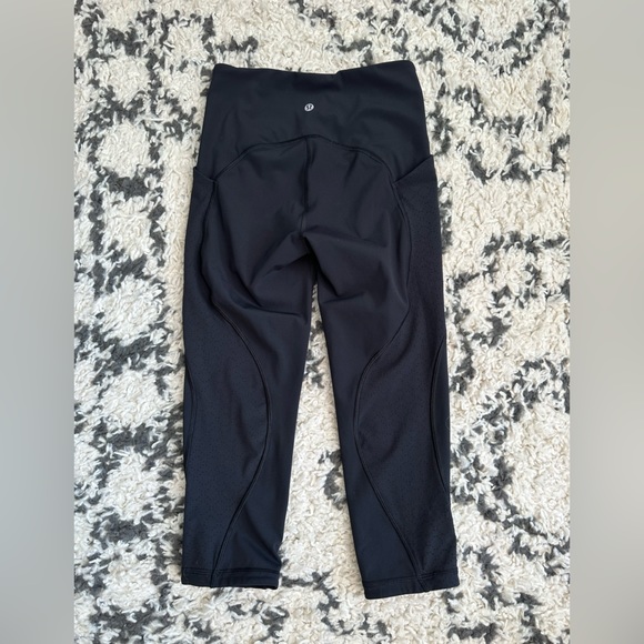 Lululemon black capri leggings with pockets size 4 - Picture 2 of 7